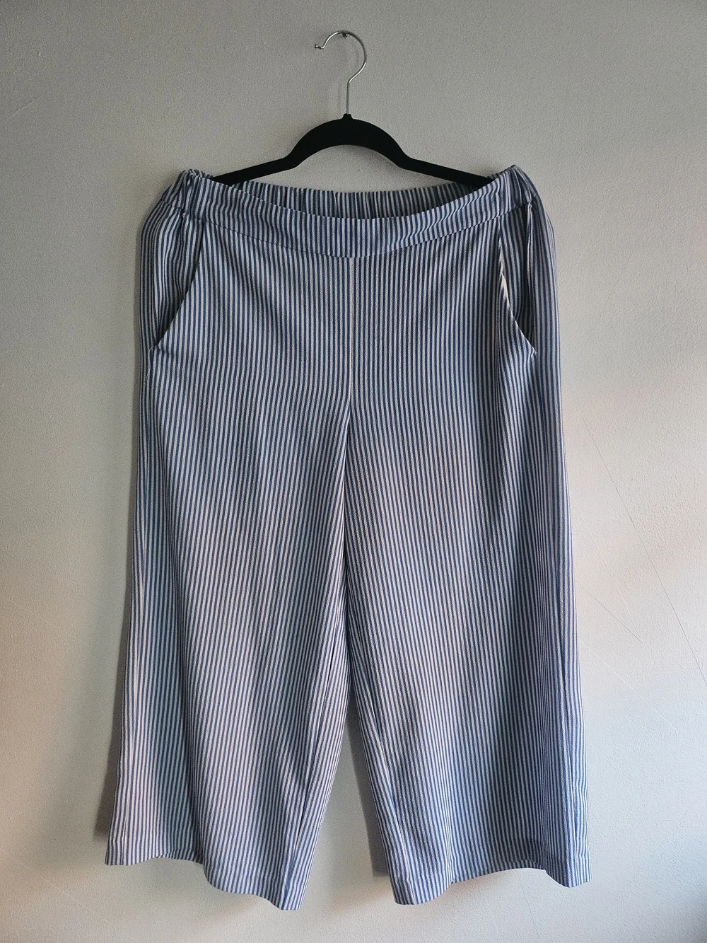 Michael Kors Blue & White Pinstripe Cropped Wide-Leg Pants